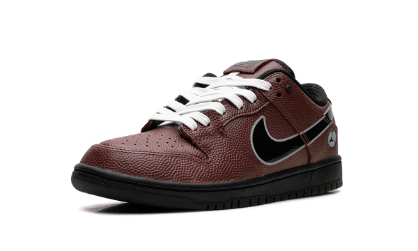 Nike SB Dunk Low Limosine Skateboards