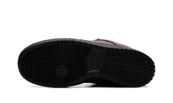 Nike SB Dunk Low Limosine Skateboards